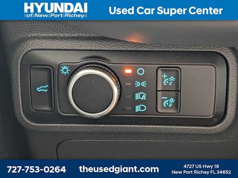 Used 2025 Ford Explorer Active RWD image 37
