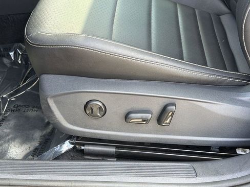 Used 2022 Volkswagen Jetta SE w/ Panoramic Sunroof Package FWD image 14