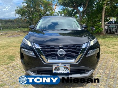 Used 2022 Nissan Rogue SV FWD image 2