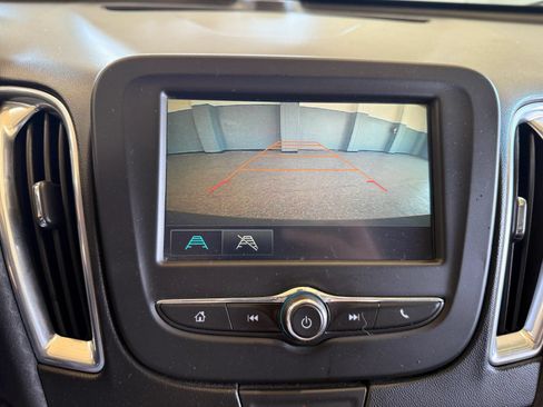 Used 2016 Chevrolet Malibu LT FWD image 16