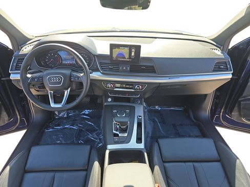Used 2020 Audi Q5 2.0T Premium w/ Titanium Sport Package image 9