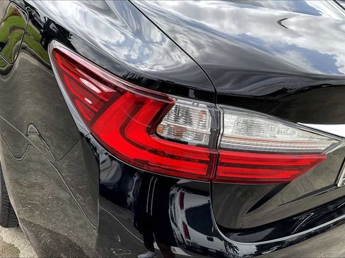 Used 2016 Lexus ES 350 image 26