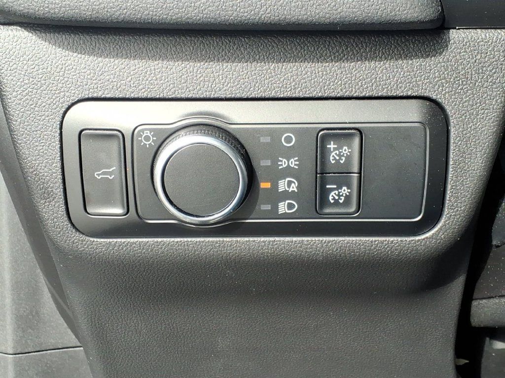 Used 2024 Ford Escape ST-Line w/ Tech Pack #1 AWD/4WD image 18