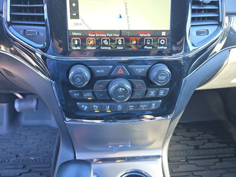 Used 2021 Jeep Grand Cherokee Trailhawk w/ Trailhawk Luxury Group image 30