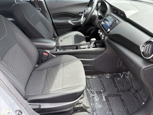 Used 2023 Nissan Kicks SV FWD image 14