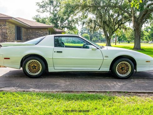 Used 1989 Pontiac Firebird Trans Am RWD image 9