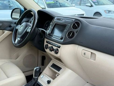 Used 2017 Volkswagen Tiguan S image 55
