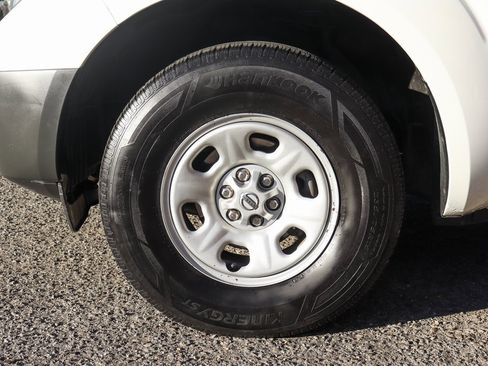 Used 2018 Nissan Frontier S image 39