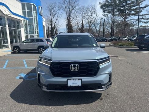 Certified 2023 Honda Pilot Touring image 3