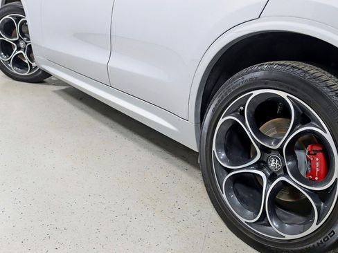 Used 2021 Alfa Romeo Stelvio Ti Sport image 13