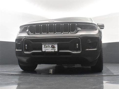 Certified 2022 Jeep Grand Cherokee L Overland w/ Luxury Tech Group IV image 19