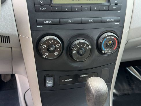 Used 2010 Toyota Corolla LE w/ All Weather Guard Pkg FWD image 16