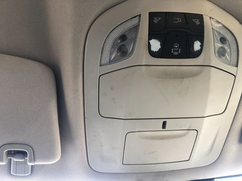 Used 2017 Chrysler Pacifica Touring-L image 14