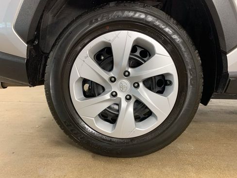 Used 2024 Toyota RAV4 LE AWD/4WD image 38