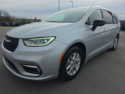 Used 2024 Chrysler Pacifica Touring-L