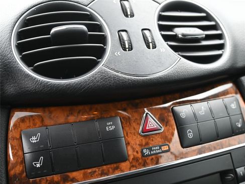 Used 2008 Mercedes-Benz CLK 550 Cabriolet image 8