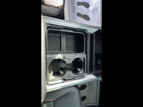 Used 2024 Ford F350 Lariat image 19