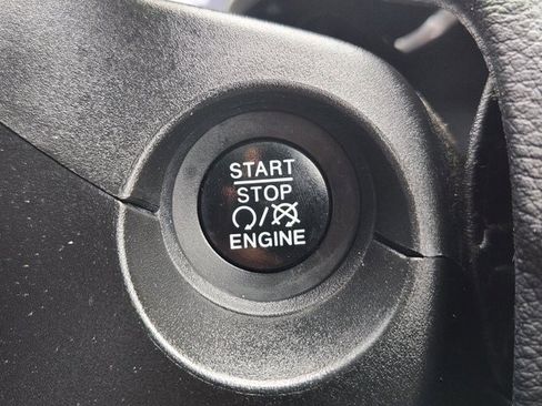 Used 2017 Jeep Compass Sport image 19