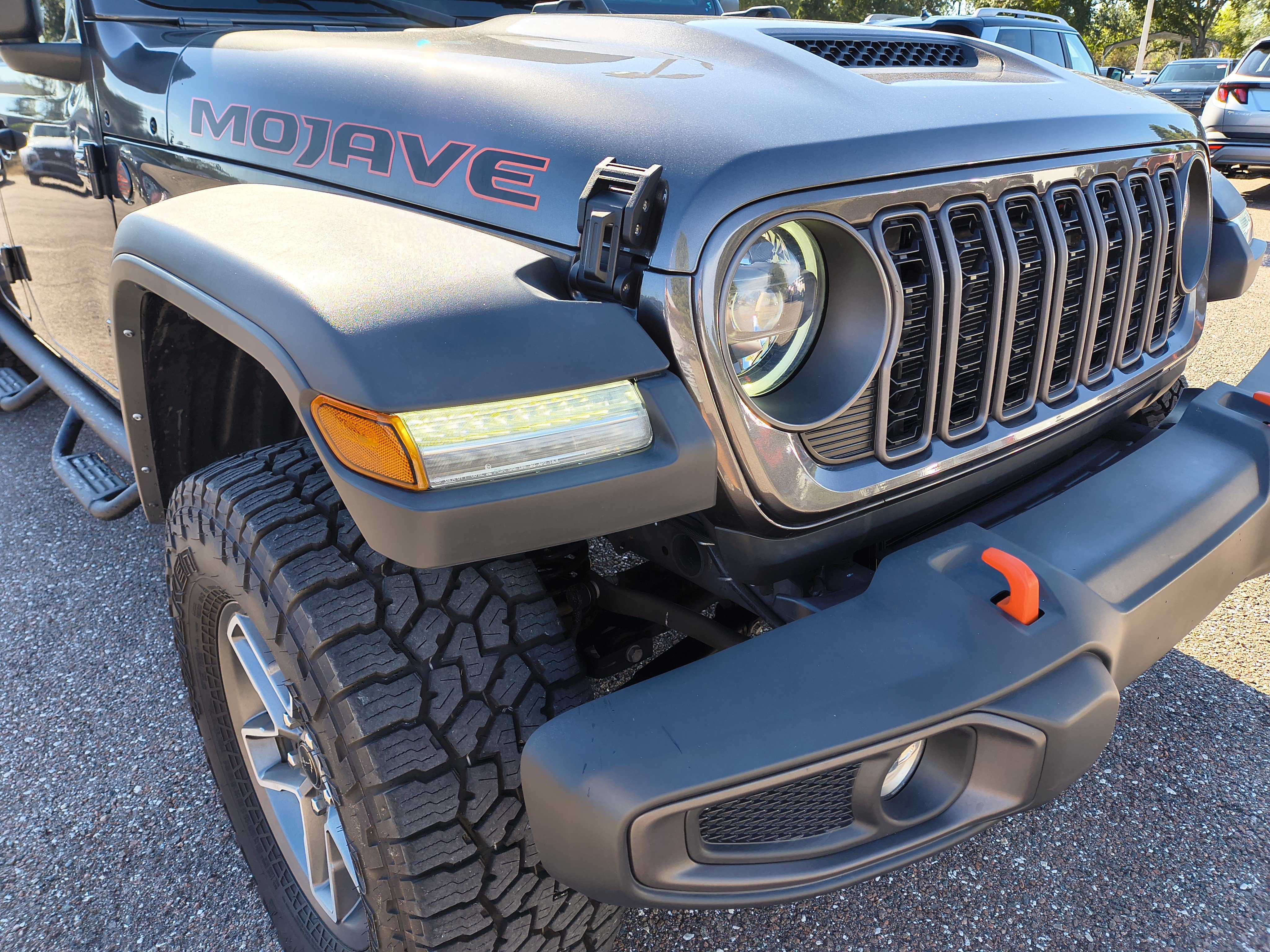 Used 2024 Jeep Gladiator Mojave AWD/4WD image 11