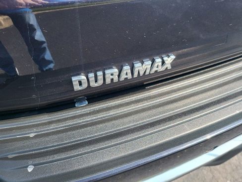 Used 2025 Chevrolet Suburban High Country AWD/4WD image 7