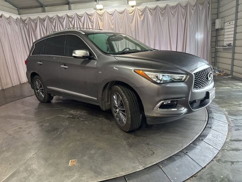 Used 2019 INFINITI QX60 Luxe w/ Sensory Package image 3