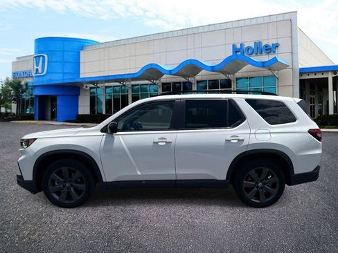Certified 2025 Honda Pilot Sport image 7