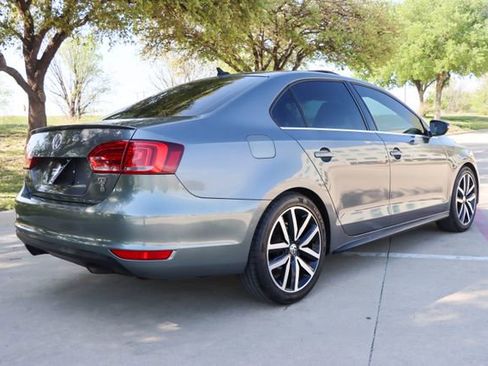 Used 2014 Volkswagen Jetta GLI Autobahn image 7