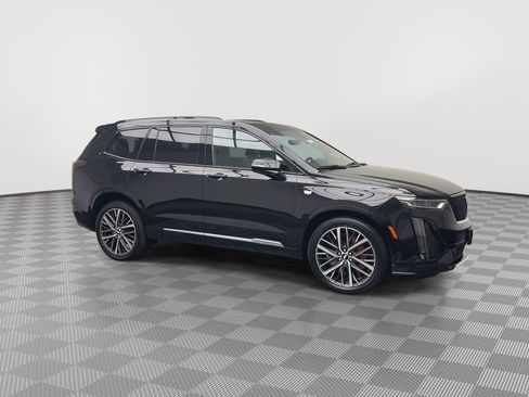 Used 2023 Cadillac XT6 Sport w/ Technology Package image 45