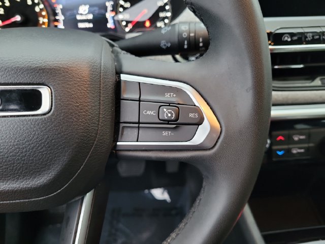 Used 2024 Jeep Compass Latitude AWD/4WD image 24