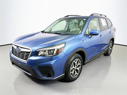 Used 2019 Subaru Forester Premium image 3