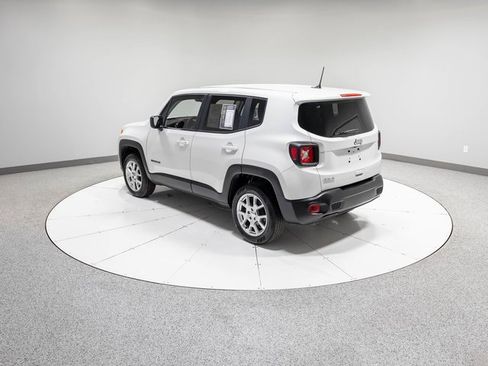 Used 2023 Jeep Renegade Latitude image 30