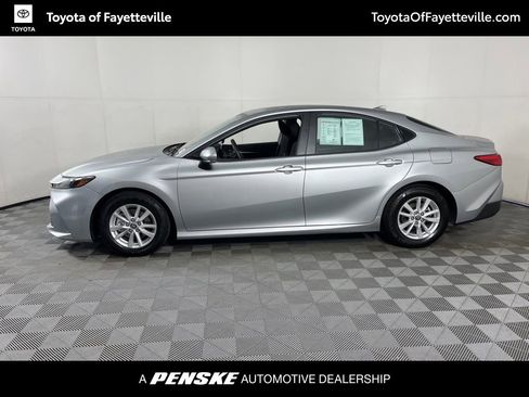 Used 2025 Toyota Camry LE image 2