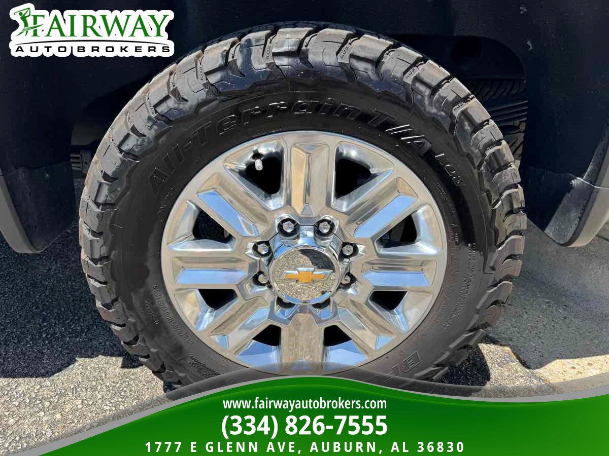 Used 2025 Chevrolet Silverado 2500 High Country w/ Technology Package AWD/4WD image 34