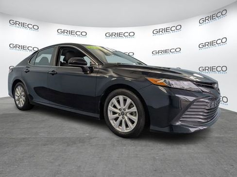 Used 2020 Toyota Camry LE image 1