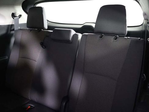 Used 2024 Toyota Highlander LE image 31