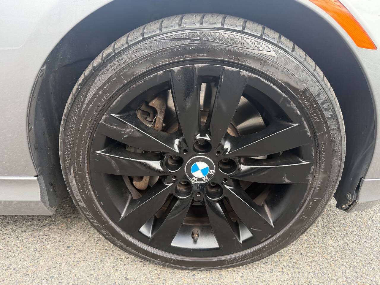 Used 2011 BMW 335i xDrive Sedan AWD/4WD image 12