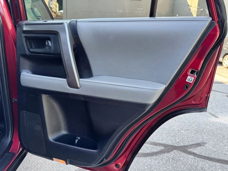 Used 2013 Toyota 4Runner Trail AWD/4WD image 19
