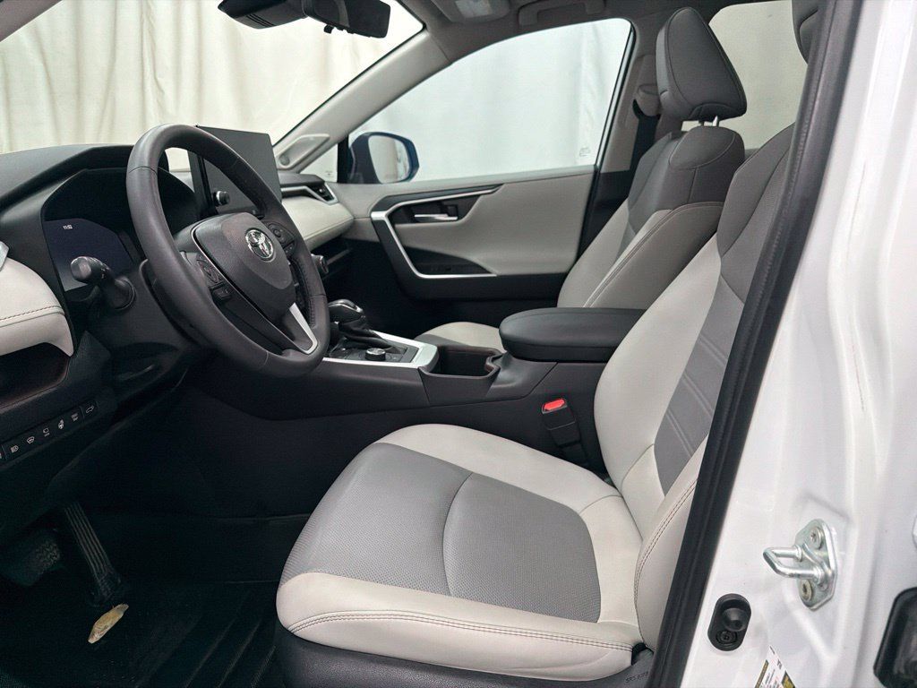 Used 2023 Toyota RAV4 Limited AWD/4WD image 13