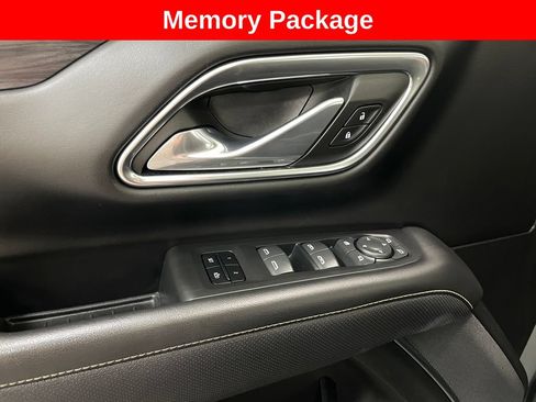 Certified 2023 GMC Yukon XL SLT w/ SLT Premium Package AWD/4WD image 11
