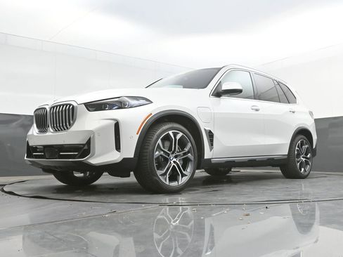 New 2026 BMW X5 xDrive50e AWD/4WD image 42