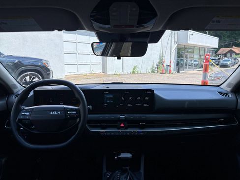 Used 2025 Kia K4 FWD image 28