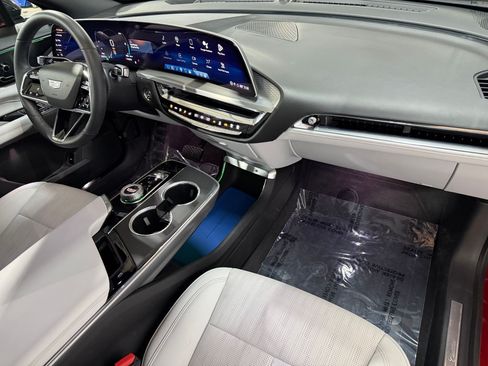 Certified 2024 Cadillac Lyriq Luxury RWD image 48