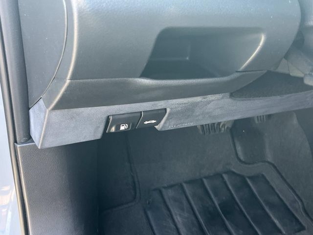 Used 2022 Nissan Kicks SR FWD image 29
