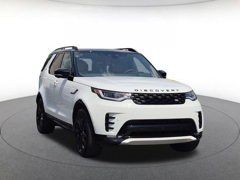 Used 2026 Land Rover Discovery Dynamic SE AWD/4WD image 3