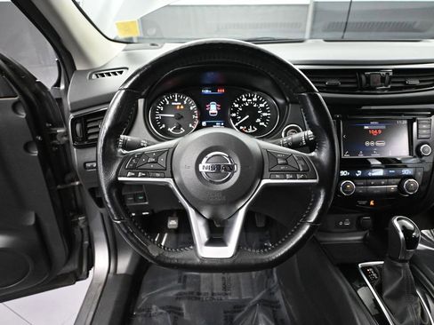 Used 2021 Nissan Rogue Sport SV image 25