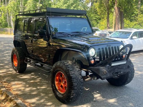Used 2015 Jeep Wrangler Unlimited Sahara AWD/4WD image 7