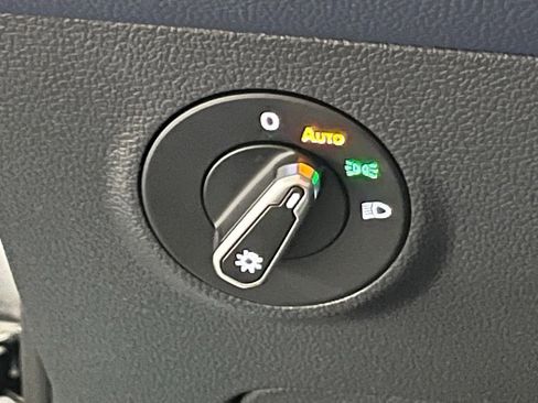 New 2026 Volkswagen Taos SEL AWD/4WD image 18