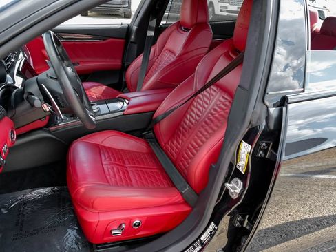 Used 2022 Maserati Quattroporte Trofeo RWD image 35