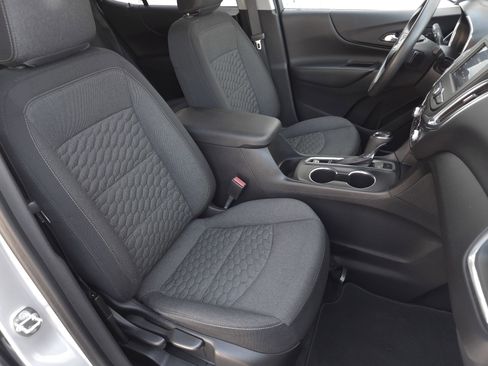 Used 2020 Chevrolet Equinox LT image 36