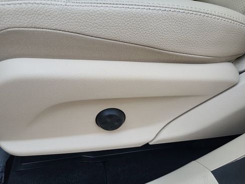 Certified 2019 Mercedes-Benz GLC 300 4MATIC image 23